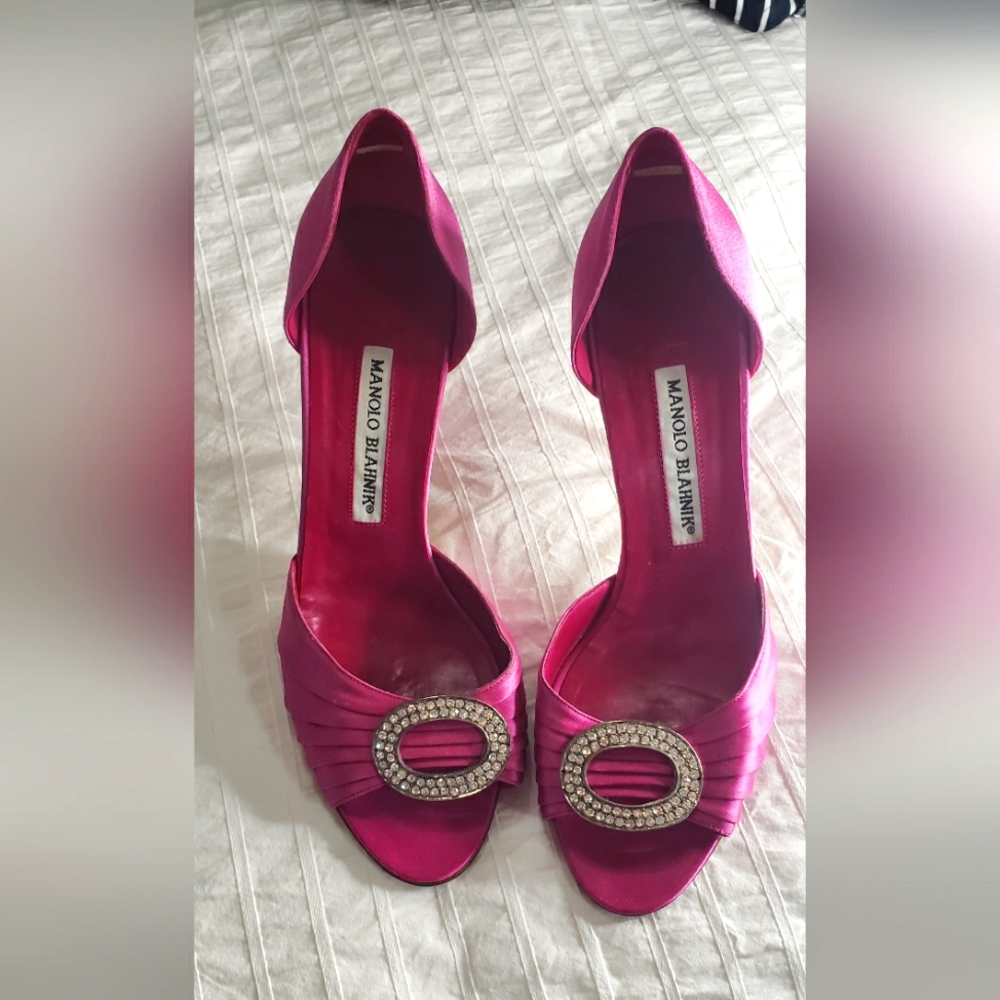 Manolo Blahnik pink heels